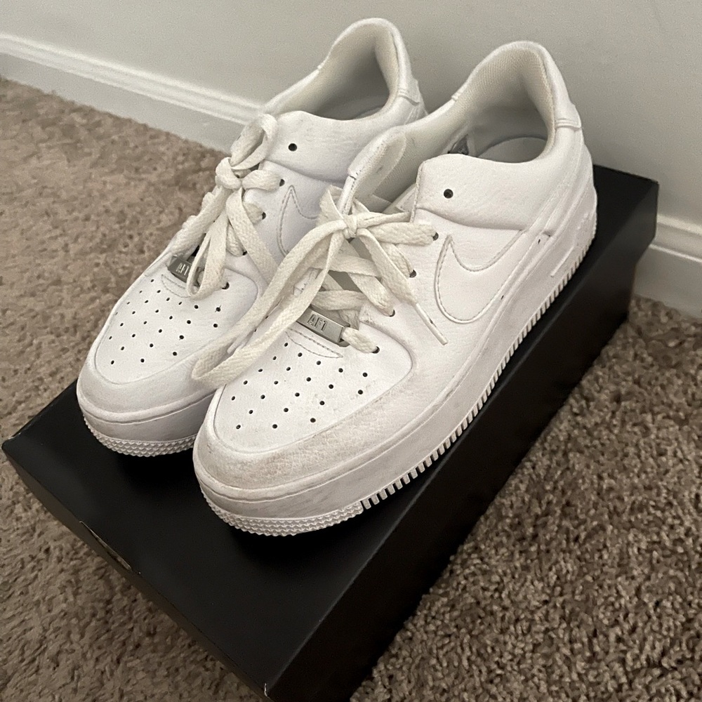 Nike Air Force 1’s Sage Low